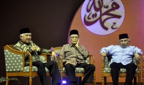 Din Syamsudin, Syafii Maarif, Amien Rais, Siti Chamamah menyampaiakn testimoni pada saat masih memimpin organisasi Muhammadiyah di Sportorium Universitas Muhammadiyah Yogyakarta, Rabu (18/11). testimoni tersebut dalam rangka Resepsi Milad Muhammadiyah ke 10