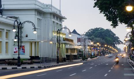 Dinas Pariwisata dan Kebudayaan (Disparbud) Jawa Barat mencatat rata-rata okupansi hotel di Kota Bandung hingga wilayah utara, seperti Cirebon dari periode 28 Maret hingga 3 April 2021.