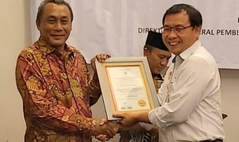 Dinas Tenaga Kerja dan Transmigrasi (Disnakertrans) Kabupaten Serang meraih sertifikat Standar Nasional Indonesia-International Organization for Standardization (SNI ISO) 9001:2015 tentang Quality Management System.