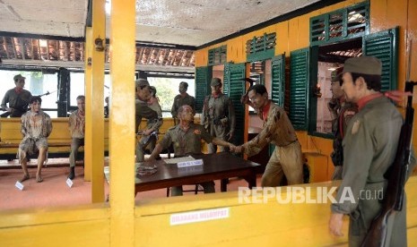 Diorama penyiksaan Mayjend TNI S. Parman ketika meletusnya Gerakan 30 September (G30S) PKI di Monumen Lubang Buaya, Pondok Gede, Jakarta (ilustrasi)