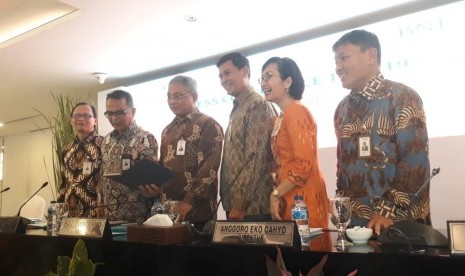 Direksi PT Bank Negara Indonesia (Persero) memaparkan kinerja Semester I 2019 di Grha BNI, Jakarta Pusat, Selasa (23/7). 