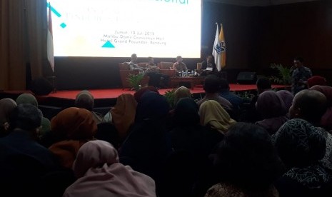 Direktorat Jenderal Pembelajaran dan Kemahasiswaan (Ditjen Belmawa) melalui Direktorat Pembelajaran menyelenggarakan seminar nasional bertajuk “Refleksi Penyelenggaraan Program Pendidikan Profesi Guru (PPG) 2013-2018” di Hotel Grand Pasundan, Bandung, Jumat (19/7). 