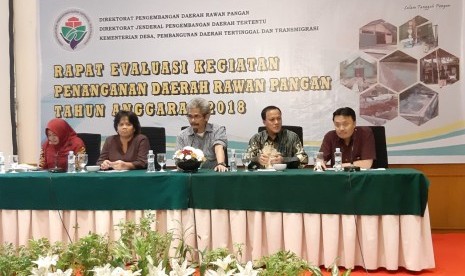 Direktorat Jenderal Pengembangan Daerah Tertentu, Kementerian Desa, Pembangunan Daerah Tertinggal dan Transmigrasi (Ditjen PDTu Kemendes PDTT) Putut Edy menggelar evaluasi pelaksanaan bantuan yang diperuntukan bagi wilayah rawan pangan.