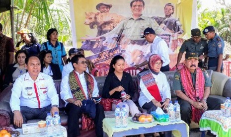 Direktorat Jenderal Peternakan dan Kesehatan Hewan (Ditjen PKH) melakukan kawin suntik atau Inseminasi Buatan (IB) pada sapi milik peternak di Kabupaten Malaka, NTT. 