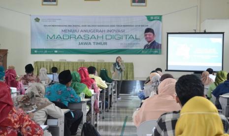 Direktorat Kurikulum, Sarana, Kelembagaan, dan Kesiswaan (KSKK) Madrasah memiliki program Transformasi Madrasah, salah satunya program Transformasi Digital. Menindaklanjuti program tersebut, Kanwil Kementerian Agama Provinsi Jawa Timur telah menjalankan rangkaian program transformasi madrasah digital selama tahun 2021 bersama Infradigital.