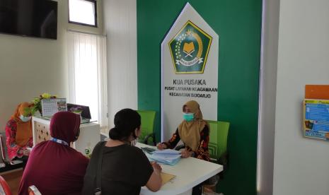 Direktorat Pemberdayaan Zakat dan Wakaf (Ditzawa) menggencarkan program Kantor Urusan Agama (KUA) Percontohan Ekonomi Umat. KUA Kecamatan Sidoarjo menjadi salah satu dari 11 KUA yang menjadi pilot project program tersebut.