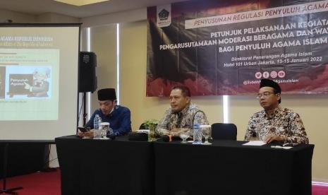 Direktorat Penerangan Agama Islam (Penais) Kementerian Agama RI tengah menyiapkan petunjuk teknis (Juknis) Pengarusutamaan Moderasi Beragama dan Wawasan Kebangsaan bagi Penyuluh Agama Islam Tahun 2022. Penyusunan Juknis ini melibatkan perwakilan dari 12 satuan unit kerja di lingkungan Kementerian Agama. 