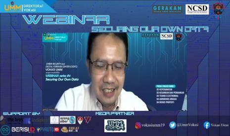 Direktorat Vokasi Universitas Muhammadiyah Malang (UMM) melaksanakan seminar daring terkait cyber security. 