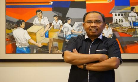 Direktur Bisnis Jasa Keuangan PT Pos Indonesia ( Persero) Haris di Kantor PT Pos Indonesia, Lapangan Banteng, Jakarta Pusat.