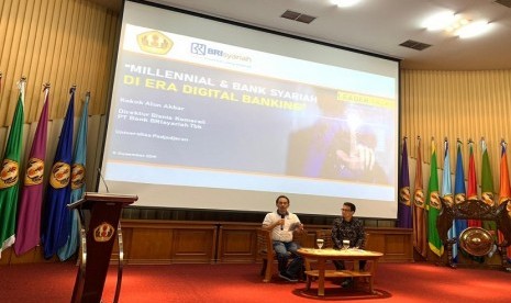 Direktur Bisnis Komersil BRIsyariah Kokok Alun Akbar di Leader Talks Universitas Padjajaran