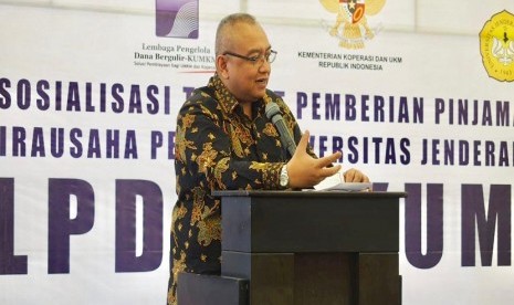 Direktur Bisnis LPDB-KUMKM Krisdianto dalam acara Sosialisasi Terkait Pemberian Pinjaman Kepada Wirausaha Pemula dengan Universitas Jendral Soedirman, Purwokerto, Kamis (25/7). 