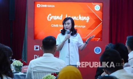 Direktur Consumer Banking CIMB Niaga Lani Darmawan di Kota Bandung, Jawa Barat, beberapa waktu lalu. PT Bank CIMB Niaga Tbk melakukan transformasi aplikasi Go Mobile menjadi Octo Mobile.