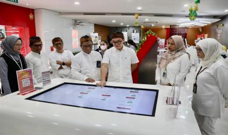 Direktur Digital Business Telkom, M Fajrin Rasyid, memastikan kesiapan layanan Telkom Jabar selama Ramadhan dan Idul Fitri.