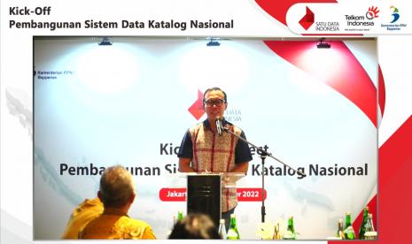 Direktur Digital Business Telkom Muhamad Fajrin Rasyid menyampaikan sambutan serta harapannya terkait kontribusi Telkom melalui produk BigBox untuk pengembangan Sistem Data Katalog Nasional Satu Data Indonesia.