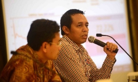 Direktur Eksekutif Cyrus Network, Hasan Nasbi menjadi pembicara lembaga penyelenggara Quick Count Pilpres 2014 di Hotel Century, Jakarta, Kamis (10/7).