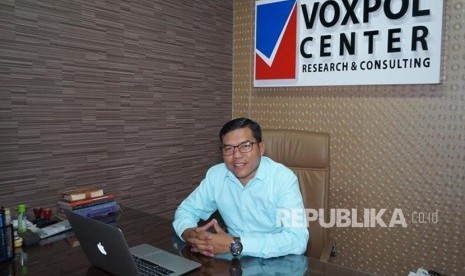  Direktur Eksekutif Voxpol Center Research and Consulting, Pangi Syarwi  Chaniago