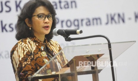 Direktur Government and Institutional Bank Mandiri Kartini Sally memberikan sambutannya dalam kerjasama antara Bank Mandiri dengan BPJS Kesehatan di Menara Mandiri, Jakarta, Rabu (3/5).