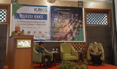 Komite Nasional Ekonomi dan Keuangan Syariah (KNEKS) saat ini sedang dilakukan harmonisasi substansi rancangan Master Plan Industri Halal Indonesia (MPIHI) 2023-2029. Plt. Direktur Eksekutif KNEKS, Taufik Hidayat menyampaikan, ini merupakan langkah penguatan ekosistem pada kluster industri produk halal.