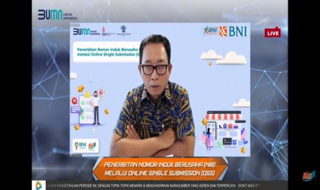 Direktur Institutional Banking BNI Sis Apik Wijayanto dalam paparan sosialisasi NIB pelaku Usaha Mikro Kecil dan Menengah (UMKM), Selasa (20/9/2022). BNI bersinergi dengan Badan Koordinasi Penanaman Modal (BKPM) mengadakan sosialisasi dan bimbingan melalui webinar dalam upaya mempercepat pendaftaran izin berusaha. 