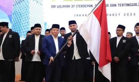 Direktur Jenderal Bimbingan Masyarakat Islam Kementerian Agama Kamaruddin Amin resmi melepas 50 penceramah moderat ke wilayah 3T (Terdepan, Terluar, dan Tertinggal). Menurut Dirjen, program yang rutin dilaksanakan setiap Ramadan tersebut merupakan upaya Kemenag dalam pemerataan akses layanan dan bimbingan keagamaan. 