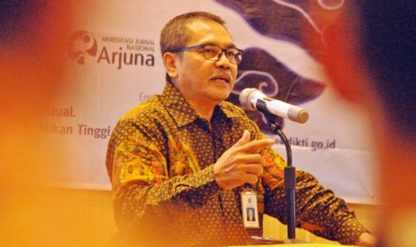 Direktur Jenderal (Dirjen) Penguatan Riset dan Pengembangan (Risbang) Kemenristekdikti, Muhammad Dimyati, saat menjadi pembicara kunci pembukaan Science Technplogy Index (Sinta) Talks 2019 yang digelar di Hotel Grand Candi Semarang, Selasa (19/2). (