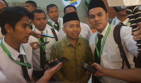 Direktur Jenderal Haji dan Umrah Kemenag, Nizar Ali saat memberi pembekalan kepada 1108 petugas haji Arab Saudi di Asrama Haji Pondok Gede, Rabu (24/4).