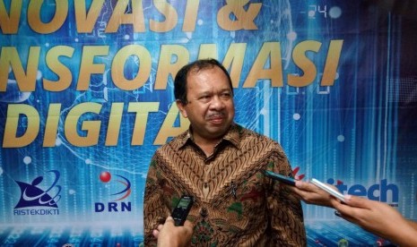 Direktur Jenderal Penguatan Inovasi Kementerian Riset, Teknologi dan Penduduk Tinggi (Kemenristekdikti) Jumain Appe usai Workshop Inovasi dan Transformasi Digital di Gedung BPPT, Jakarta, Rabu (31/10). 