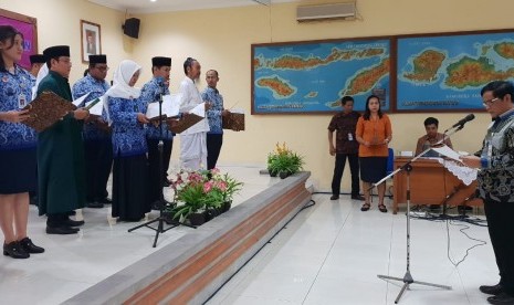 Direktur Jenderal Peternakan dan Kesehatan Hewan (Dirjen PKH), Kementerian Pertanian, I Ketut Diarmitasaat Serah Terima Jabatan (Sertijab) Kepala Balai Pembibitan Ternak Unggul dan Hijauan Pakan Ternak Denpasar dan Pelaksanaan Sumpah Pegawai Negeri Sipil (PNS ), Sabtu (9/11).