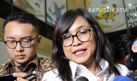 Direktur Keuangan maskapai Citilink, Ester Siahaan (Kanan)