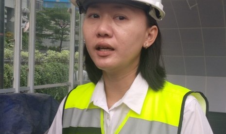 Direktur Konstruksi PT Mass Rapid Transit (MRT) Jakarta Silvia Halim di Stasiun MRT Hotel Indonesia (HI), Selasa (6/11) menjelaskan mengenai kajian teknis terkait perluasan MRT Jakarta fase dua hingga Ancol.