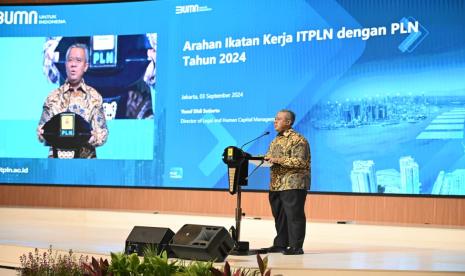 Direktur Legal & Human Capital PLN Yusuf Didi Setiarto menjelaskan bahwa sebanyak 135 mahasiswa ITPLN yang telah lolos seleksi menandatangani kontrak kerja bersama PLN.