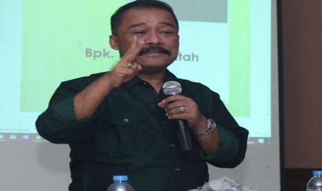 Direktur LEKAT Abdul Fatah meminta pemerintah lebih serius menangani wabah corona.