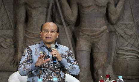 Direktur Manajemen Risiko PLN, Suroso Isnandar membeberkan sejumlah upaya strategis yang dilakukan dalam agenda transisi energi di Tanah Air untuk mencapai Net Zero Emissions di tahun 2060 dalam agenda media briefing bertema 