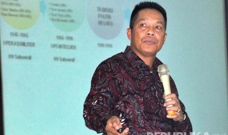 Direktur Pencegahan Badan Nasional Penanggulangan Teroris (BNPT), Brigjen Pol Hamidin meyampaikan paparannya pada Dialog Pencegahan Faham Radikal Terorisme dan ISIS bagi Pemuda Ansor se- Jawa Tengah di Balai Diponegoro, Semarang, Kamis (28/4). 