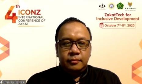 Direktur Pendistribusian dan Pedayagunaan Baznas, Irfan Syauqi Beik, berbicara dalam Konferensi Zakat Internasional ke-4 atau The 4th International Conference of Zakat (Iconz) 2020, yang digelar secara daring dan disiarkan langsung melalui Baznas TV, Rabu (7/10) dan Kamis (8/10).