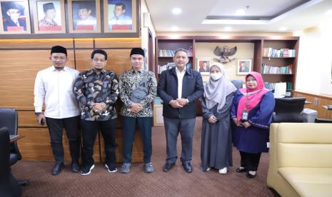 Direktur Penerangan Agama Islam Kemenag, Syamsul Bahri melepas tiga penghafal Alquran untuk mengikuti Musabaqah Tilawatil Quran (MTQ) Internasional di Turki dan Uni Emirat Arab (UEA).