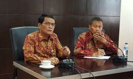 Direktur Perbibitan Sugiono (kanan) mendampingi Dirjen Peternakan dan Kesehatan Hewan I Ketut Diarmita