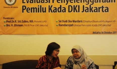 Direktur Pusat Kajian Politik Universitas Indonesia (Puskapol UI) Sri Eko Budi Wardani (kiri).