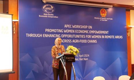 Direktur Supply Chain Management dan Teknologi Informasi ID FOOD Bernadetta Raras saat menjadi pembicara di Asia Pacific Economic Cooperation (APEC) Workshop on Promoting Women Economic Empowermen Across Agri-Food Chain di Hanoi, Vietnam.