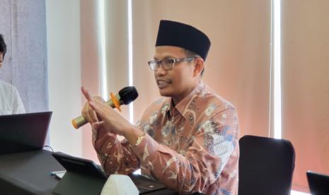 Direktur Urusan Agama Islam dan Pembinaan Syariah Kementerian Agama (Kemenag) Adib mengimbau semua pihak untuk menghindari berkampanye politik di masjid. Menurutnya, masjid merupakan tempat strategis untuk membangun umat.