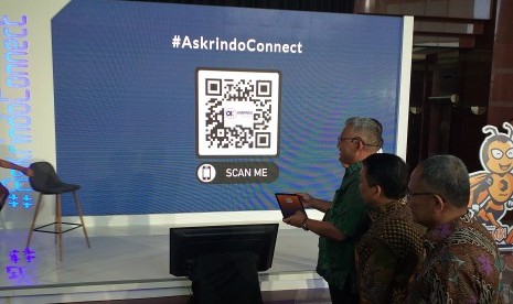 Direktur Utama Askrindo Andrianto Wahyu Adi menjelaskan New Corporate Portal Askrindo di Graha Askrindo, Jakarta, Rabu (21/8).