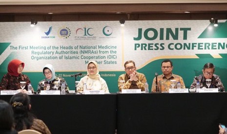 Direktur Utama Bio Farma M. Rahman Roestan pada saat konferensi perse menjelang acara 'the 1st Meeting of the Heads of National Medicines Regulatory Authorities (NMRAs) from the Organization of Islamic Cooperation Member States' yang akan dihadiri oleh 32 negara.