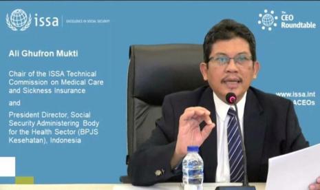 Direktur Utama BPJS Kesehatan, Ghufron Mukti saat menjadi narasumber dalam webinar ”The CEO Roundtable: Innovation, leadership and improvement in health care and sickness insurance administration”, yang diselenggarakan International Social Security Assosiation (ISSA), Rabu (18/5/2022).