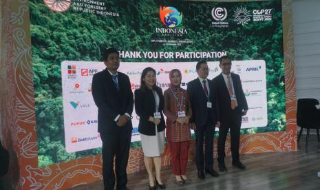 Direktur Utama dan President Director PT Pertamina (Persero) Nicke Widyawati dalam diskusi panel COP27 di Sharm El Sheikh, Mesir, Ahad (6/11/2022).