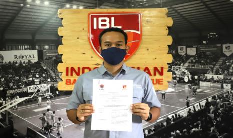 Direktur Utama IBL Junas Miradiarsyah, usai melakukan penandatangan nota kesepahaman penyelenggaraan olahraga aman Covid-19 dengan Badan Penanggulangan Bencana Nasional (BNPB), Kamis (17/9) secara virtual. 