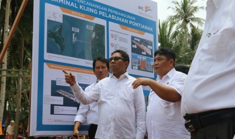 Direktur Utama Pelindo II (Persero) / IPC, Elvyn G Masassya, saat Pencanangan Pelabuhan Terminal Tanjung Pura, di Mempawah, Rabu (11/4).