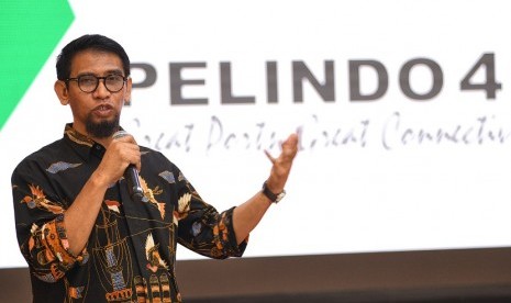 Farid Padang diberhentikan sebagai Direktur Utama Pelindo IV dan digantikan oleh Prasetyadi. 