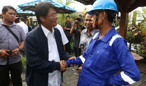 Direktur Utama Pertamina Elia Massa Manik bertemu masyarakat terdampak musibah Teluk Balikapapan.