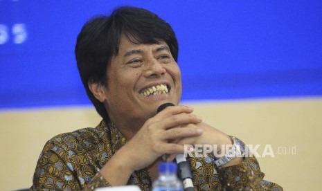 Direktur Utama Pertamina Elia Massa Manik memberikan keterangan kepada wartawan seusai Rapat Umum Pemegang Saham (RUPS) Pertamina di Gedung Utama Pertamina, Jakarta, Kamis (16/3). 