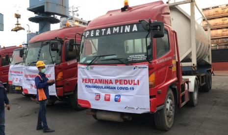 Direktur Utama Pertamina, Nicke Widyawati, menyatakan Pertamina berkomitmen penuh untuk mendukung proses percepatan penyaluran pasokan Oksigen medis melalui sinergi lintas direktorat dan lintas anak usaha. 